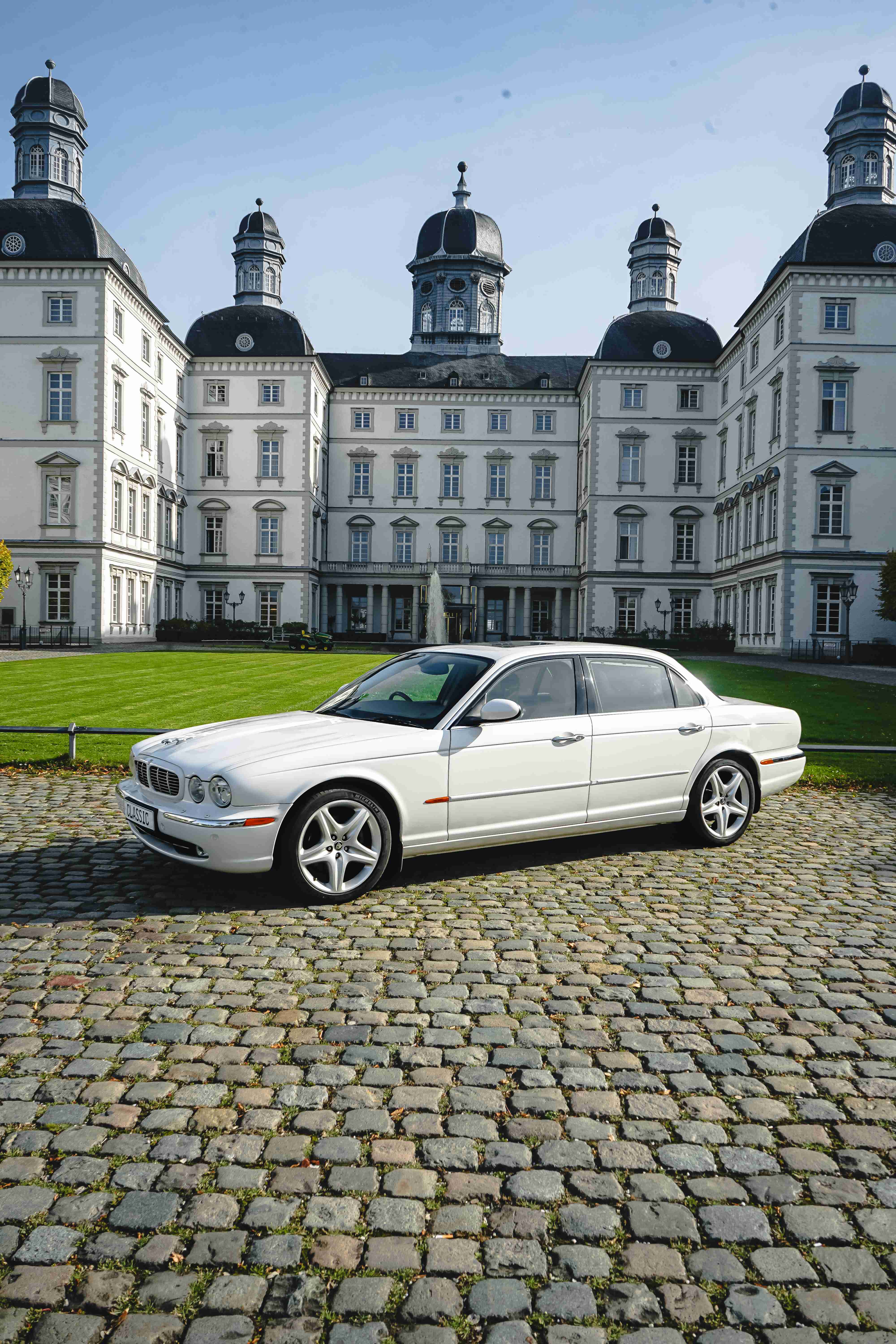 Jaguar XJ8L