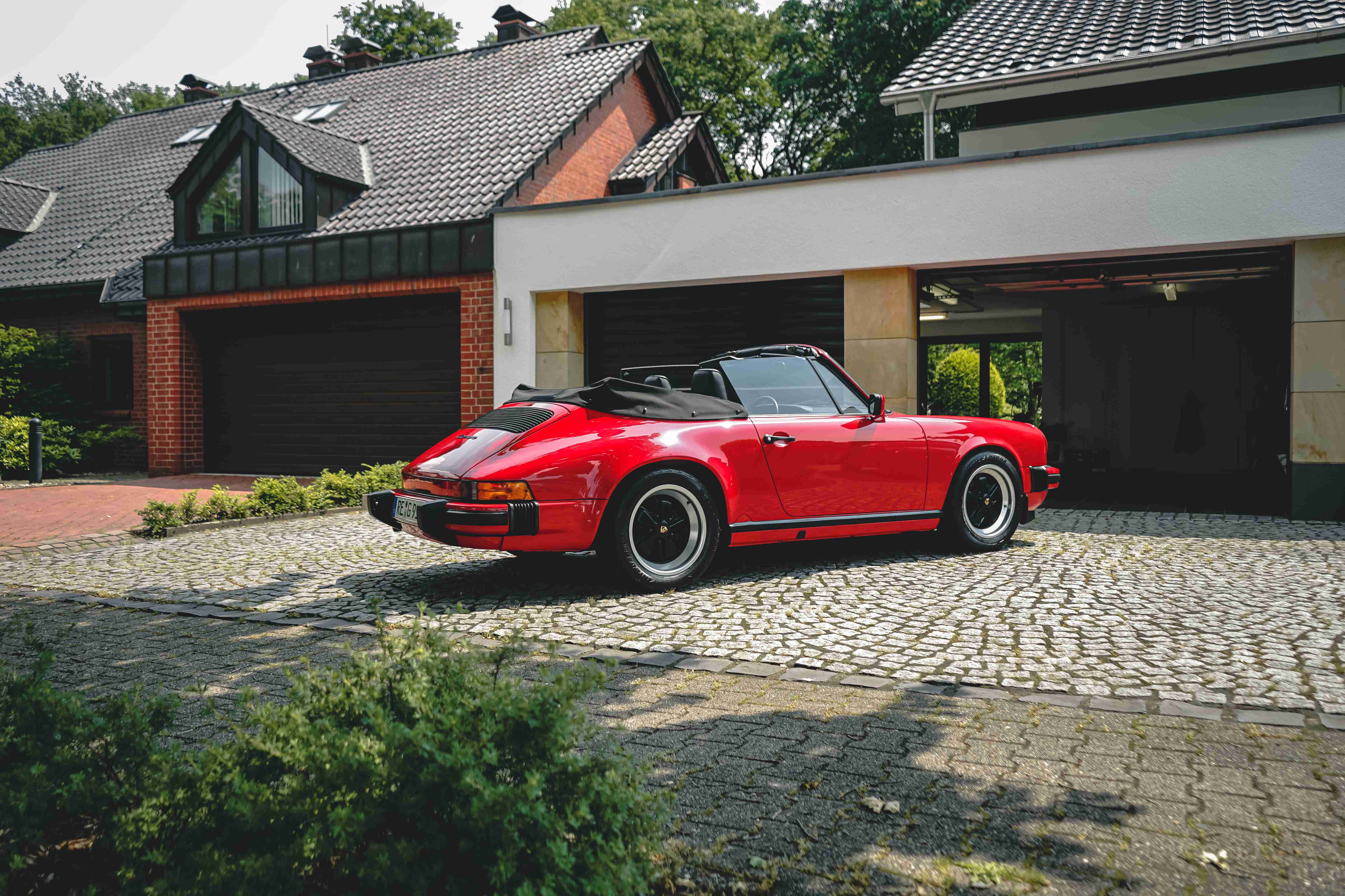 Porsche 930