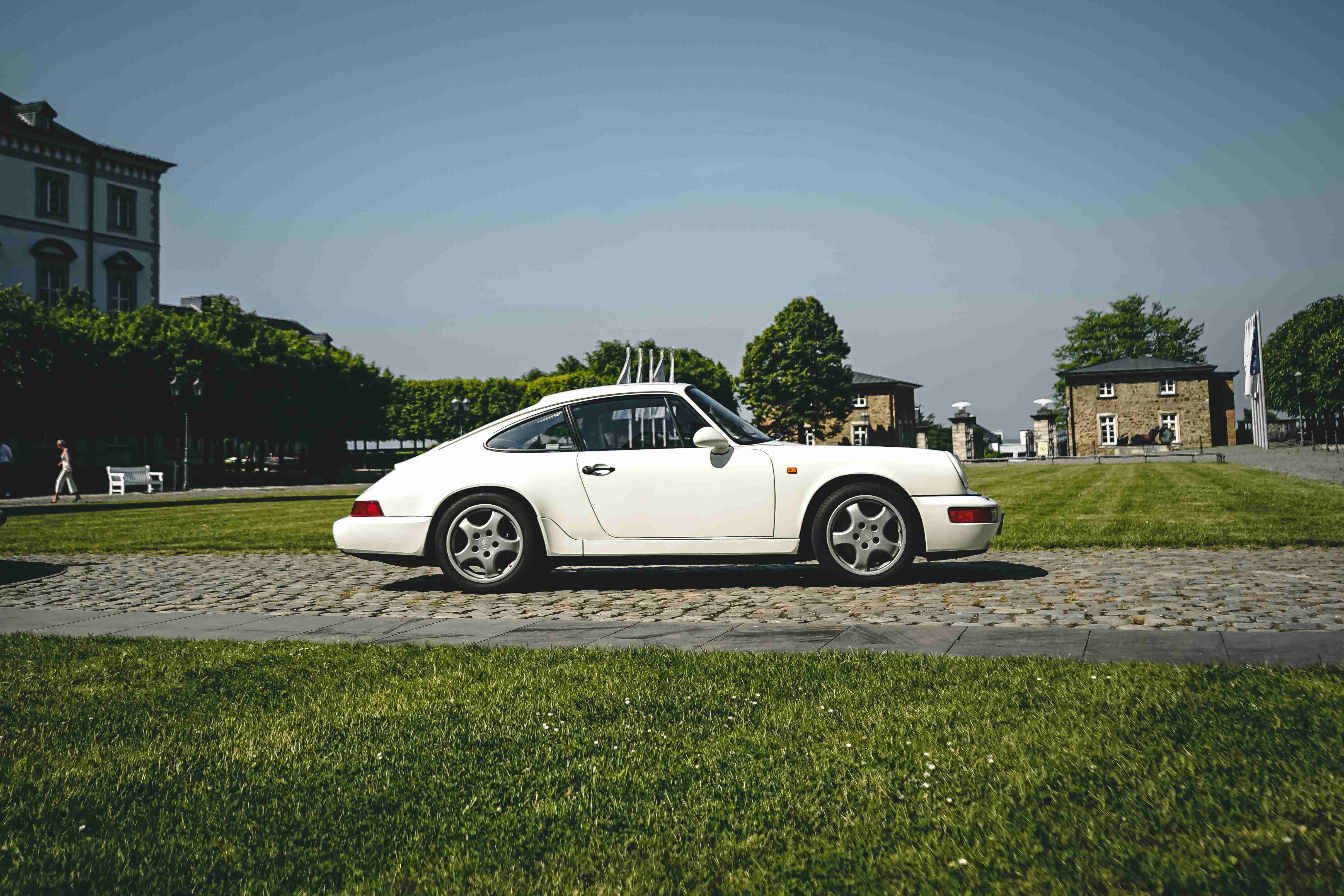 Porsche 964